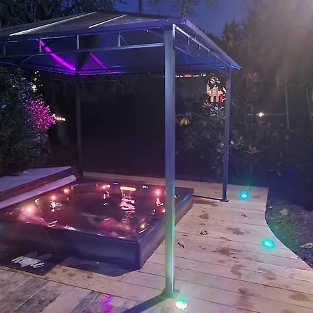 Chalet Mini Maison Tiny House 6 Per 3800m2 Jardin Jacuzzi *